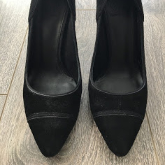Tory Burch Bernice Suede Pumps - Picture 4 of 9